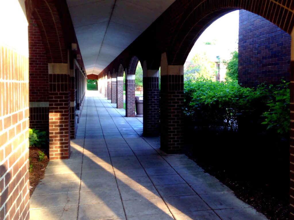 As college closings speed up, so do calls for more consumer protections
