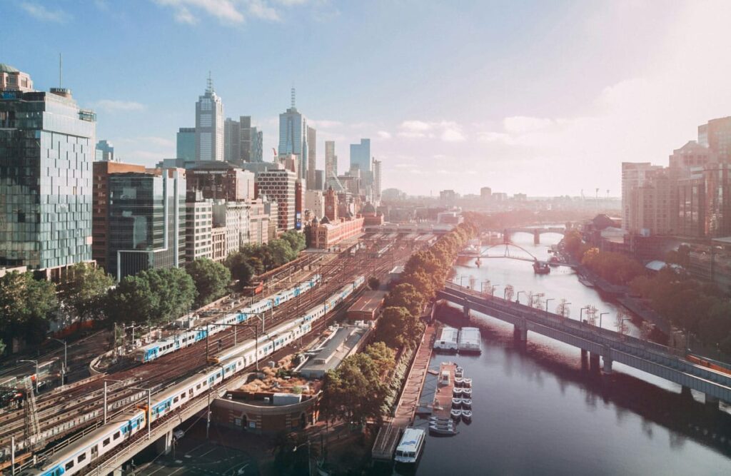 Australia: As visa applications from foreign students fall, the government has set the national target for new international students in 2027 - ICEF Monitor